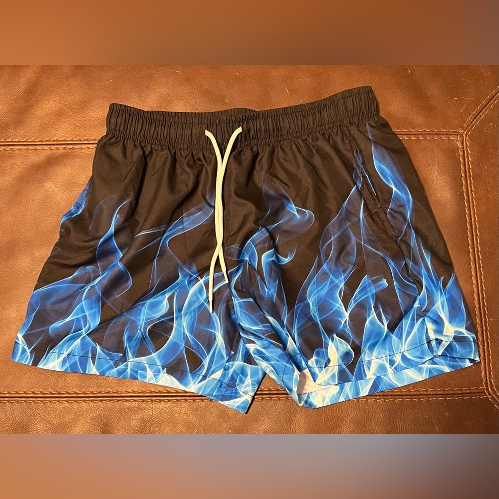 NWOT Men’s Small Unlined Swim Trunks